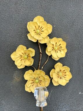 5!Pier 1 Yellow Metal Flower Wall Hook ,Coat & Hat Hook W-clear Knob- set of 5!